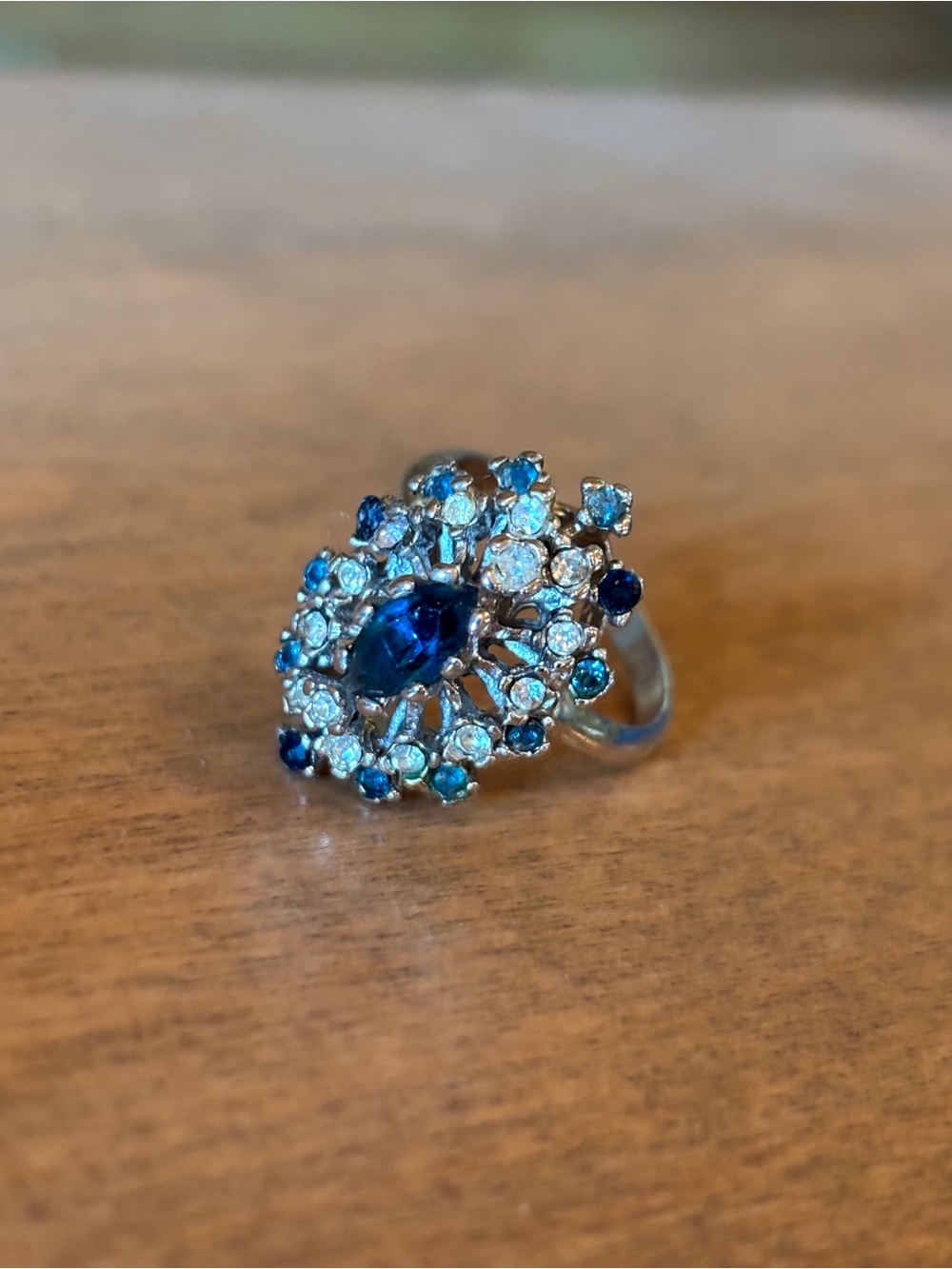 18kt HGE Elegant Blue Crystal Cluster Cocktail Ring - Sparkling Blue
